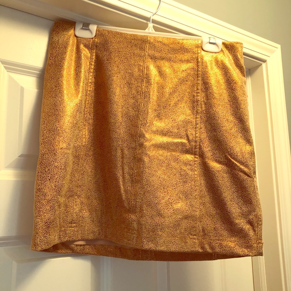 NWT Free People rose gold shimmer mini skirt. Sz10